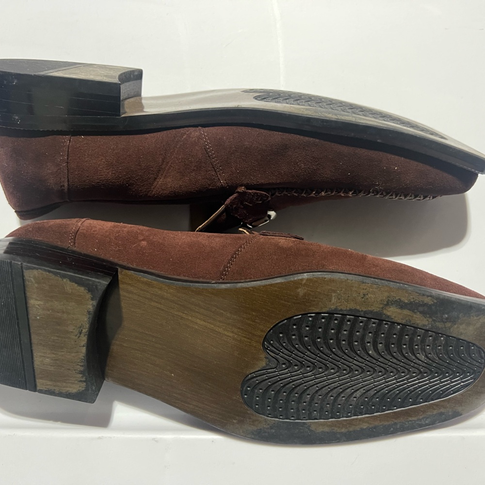 Zengara Men’s Brown Suede Loafers with Silver Detailing - Picture 4 of 8